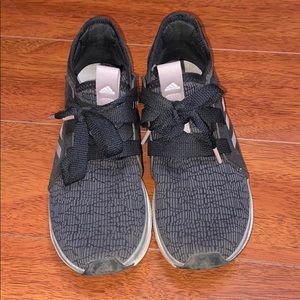 Adidas - Edge Lux Bounce size 8.5 Black/Gray/Pink